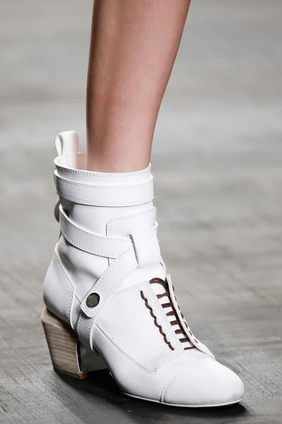 Look 13